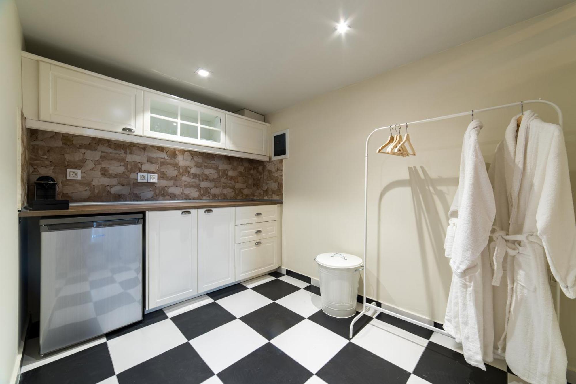 Oinoelia Luxury Suites & Residence โปตอส ภายนอก รูปภาพ