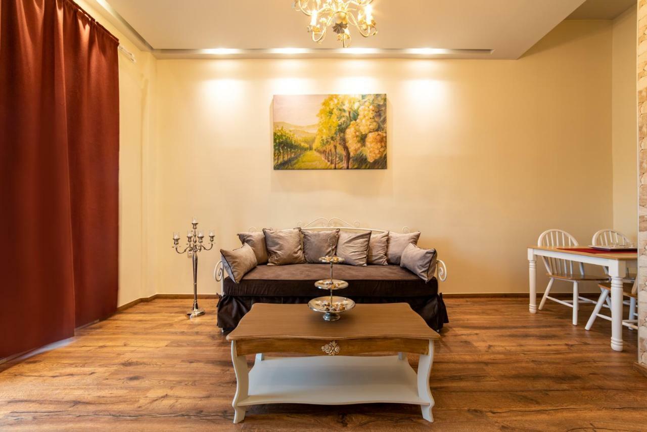 Oinoelia Luxury Suites & Residence โปตอส ภายนอก รูปภาพ