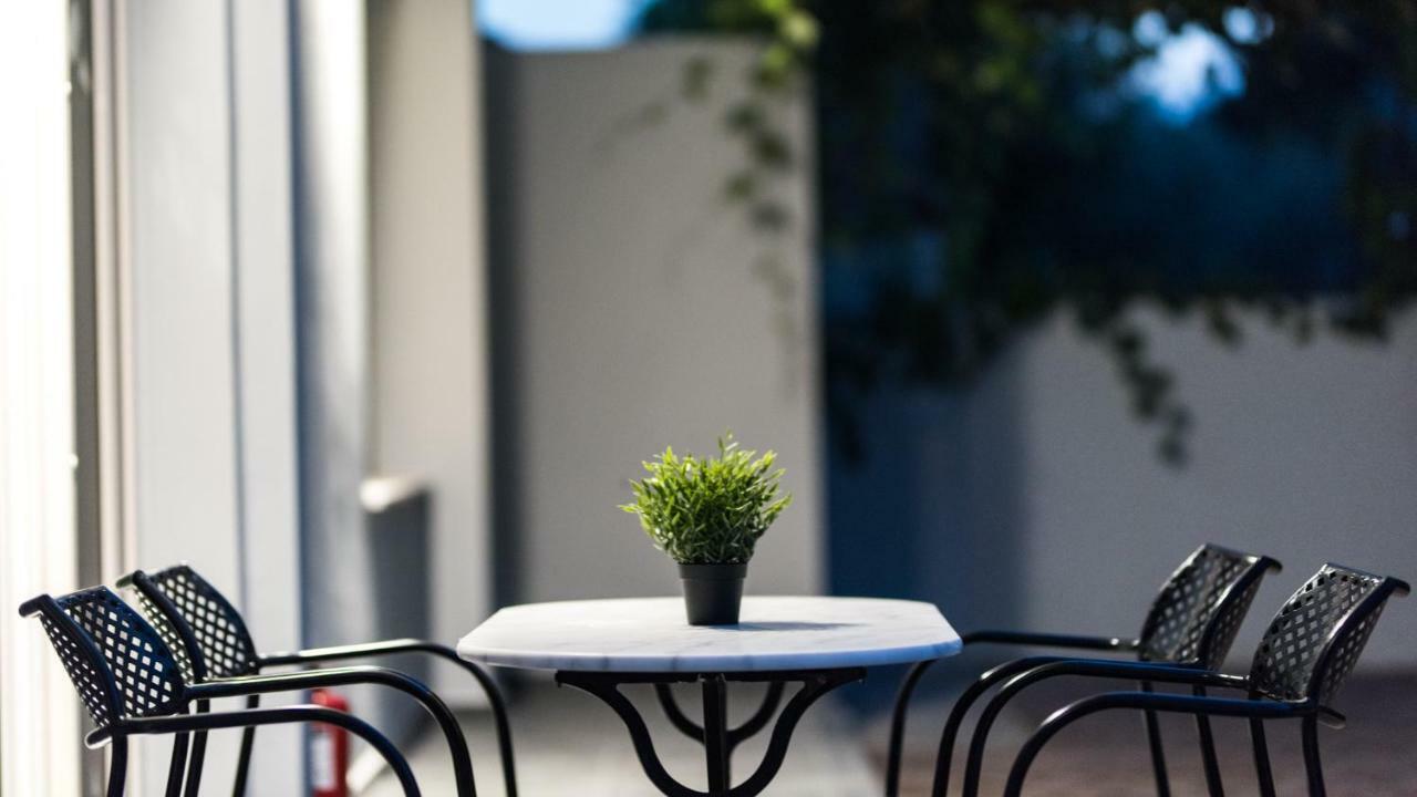 Oinoelia Luxury Suites & Residence โปตอส ภายนอก รูปภาพ