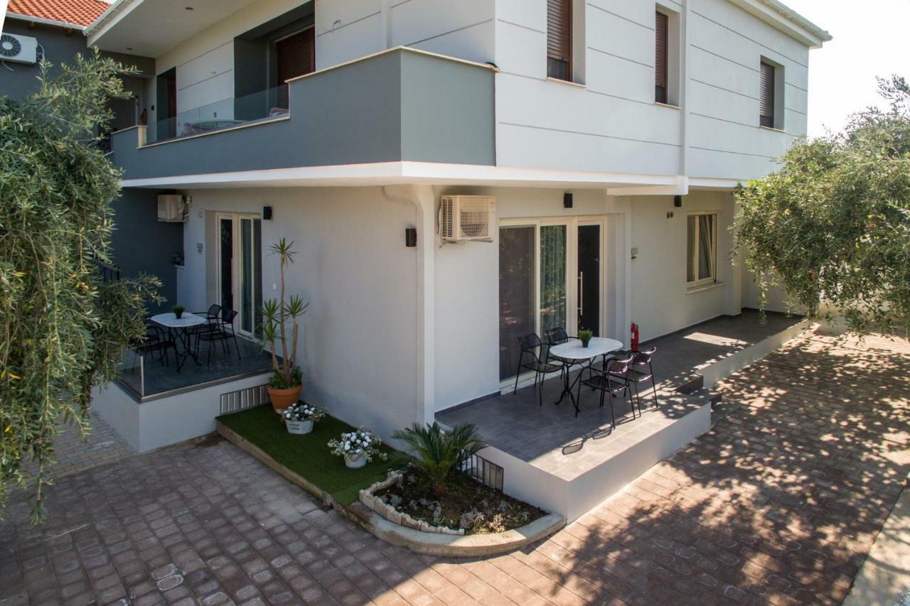 Oinoelia Luxury Suites & Residence โปตอส ภายนอก รูปภาพ